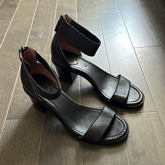 Frye Black Leather Strappy Heeled Brielle Sandal - Picture 4 of 5